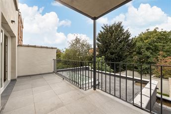 Prachtig gerenoveerd appartement(92m²) met ruim terras(16m²) en gunstig EPC in gegeerde Pulhofwijk - Photo 3