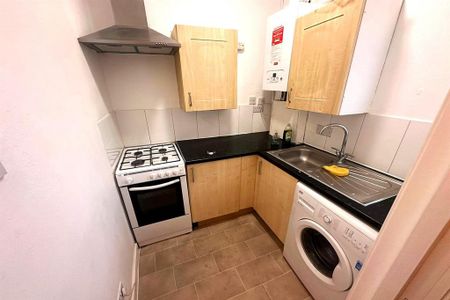 2 bedroom flat to rent - Photo 3