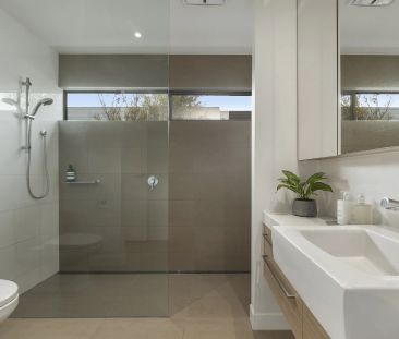 CONTEMPORARY LIFESTYLE ON THE BEACH EDGE! - Photo 6