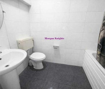 South Park Drive, Ilford, IG3 - Photo 4