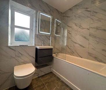 Crescent Drive, Aldershot, Hampshire, GU12 - Photo 6