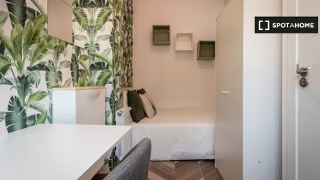 barcelona, Catalonia 08008 - Photo 3