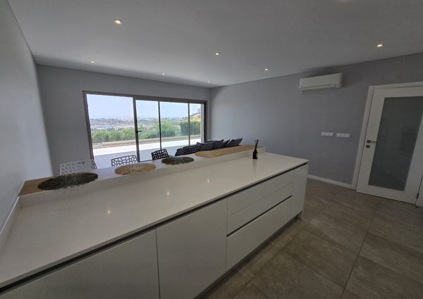 Apartamento T1 para arrendamento, com vista mar em Albufeira, Algarve