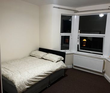 Room in a Shared House, London, IG3 - Photo 4