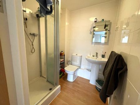 2 bedroom apartment to rent - Photo 4