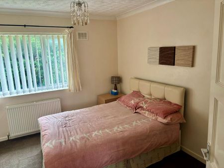 3 bedroom semi-detached house to rent - Photo 4