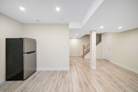 For Lease - 1 Devineridge Avenue, Ajax, Ontario - Photo 2