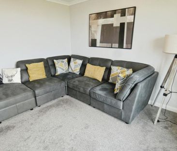 2 bedroom flat to rent - Photo 2