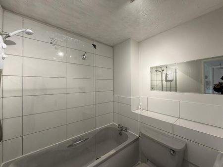 1 Bedroom Flat To Let - Photo 4