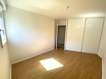 Location Appartement 3 pièces 63m² - Photo 3