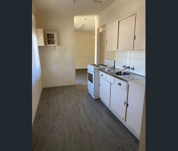 Handy Location - Photo 6