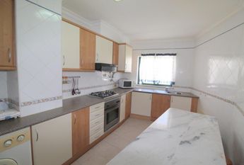 Apartamento T2, para arrendamento anual, próximo da praia em Albufeira, Algarve