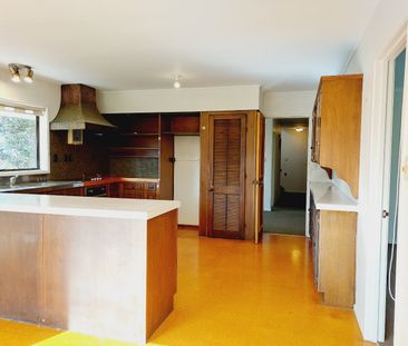 Spacious Family home with a Big Backyard - Photo 4