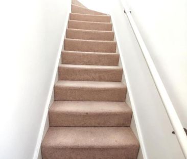 3 bedroom maisonette to rent - Photo 2