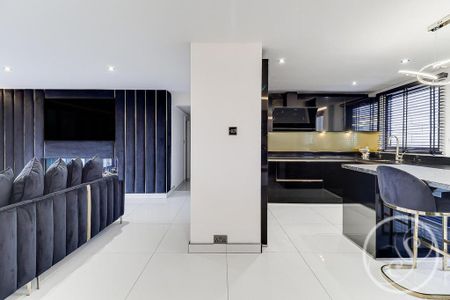 3 bedroom apartment to rent - Photo 3