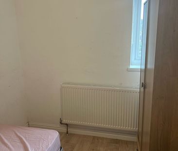 Room in a Shared House, Mora Street, M9 - Photo 5