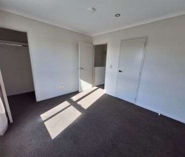 Spacious 2 bedroom Apartment - Photo 2
