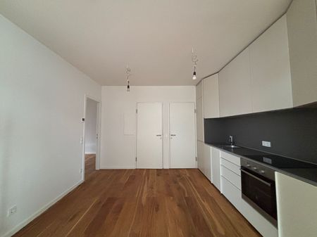 YOUNG & URBAN LIVING - Photo 2