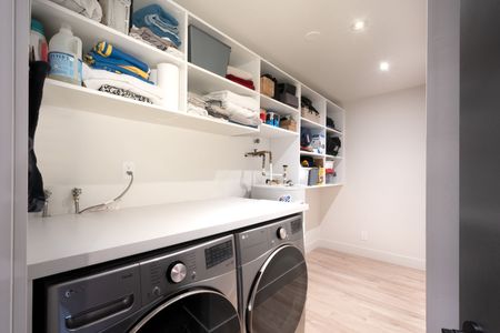 Deep Cove Delight! - Photo 4