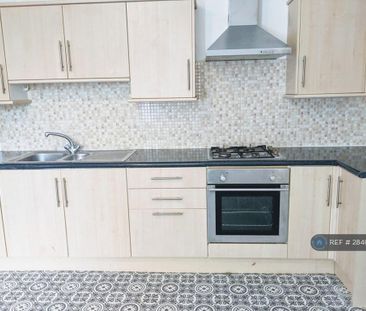 3 bedroom terraced house to rent - Photo 3