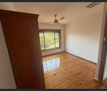 Neat 3 Bedroom Family Home - Photo 3