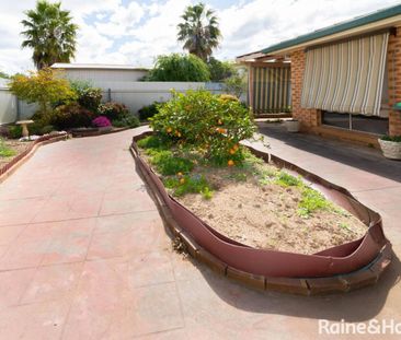 DELIGHTFUL TWO BEDROOM UNIT IN QUIET COMPLEX - Photo 5