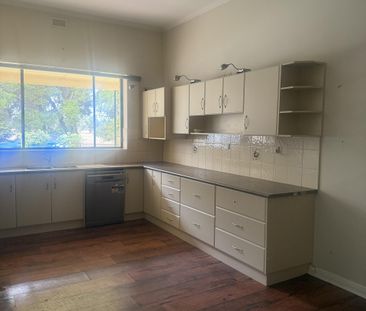 279 Kangaroo Flat Road, Kangaroo Flat SA 5118 - Photo 6