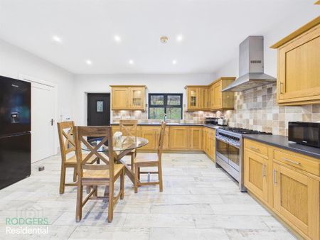 292 Belfast Road, Dundonald, Belfast, BT16 1UE - Photo 5