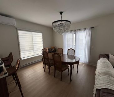 4.5 LUXUEUX A LAVAL TRÈS TRANQUILLE ET SECURITAIRE - Photo 3