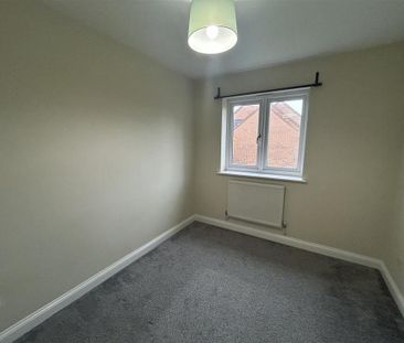 3 bedroom semi-detached house to rent - Photo 4