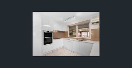 15 Ferguson Ct, Ferntree Gully, Vic 3156 - Photo 2