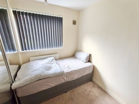 2 bedroom flat to rent - Photo 4