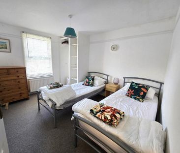 2 bedroom end of terrace house to rent - Photo 4