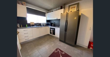 2 Bedroom Apartment with Air Conditioning - Photo 4