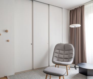 Modern 2.5-Room Furnished Apartment Near Zurich Main Station - Photo 1