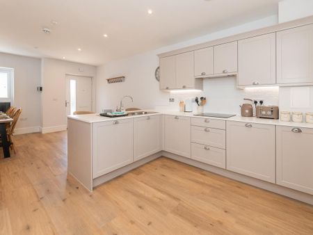 4 bedroom terraced house to rent - Photo 2