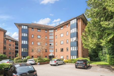 3 Bedroom Flat / Apartment - Glen Eyre Road, Southampton - Photo 5