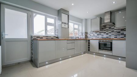 2 bedroom terraced house to rent - Photo 5