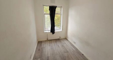 2 Bed Flat, Streatham Vale, SW16 - Photo 4