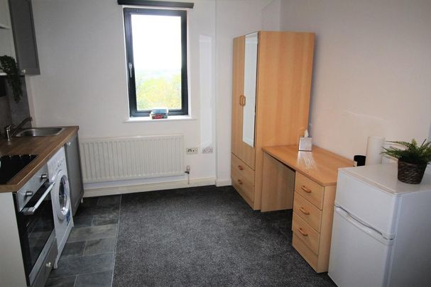 Studio to rent - Photo 1