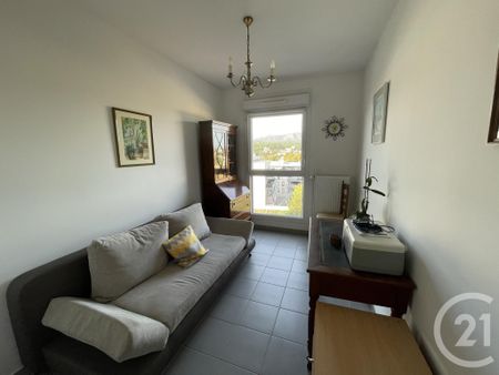 Location Appartement 3 pièces 64m² AUBAGNE 13400 - Photo 2