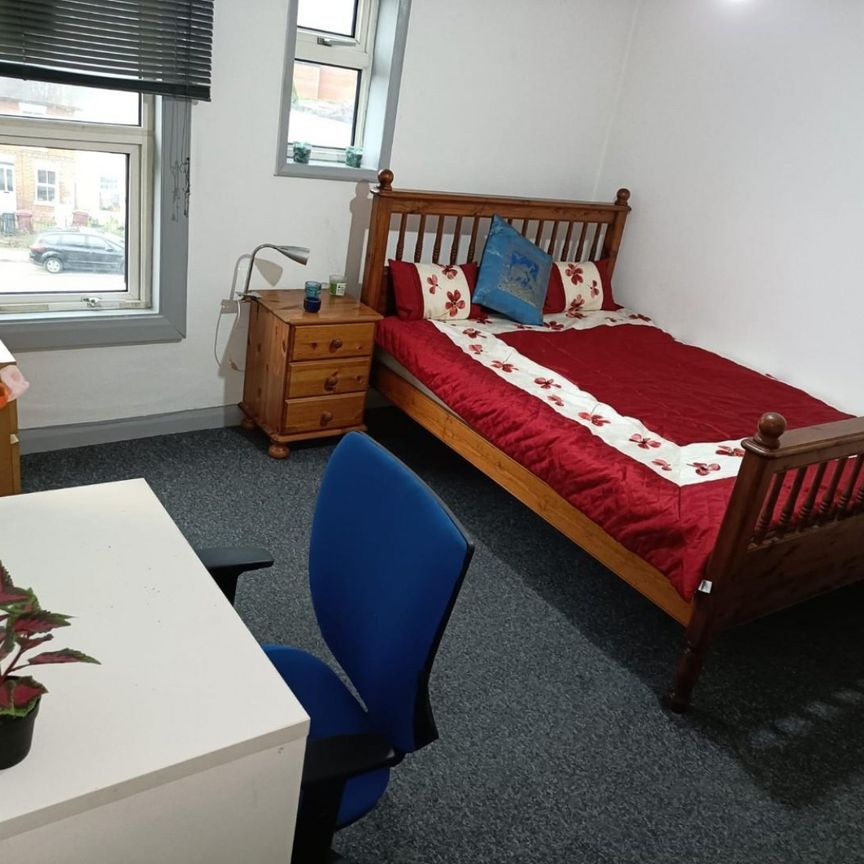 1 bedroom Flat To Let - Photo 1