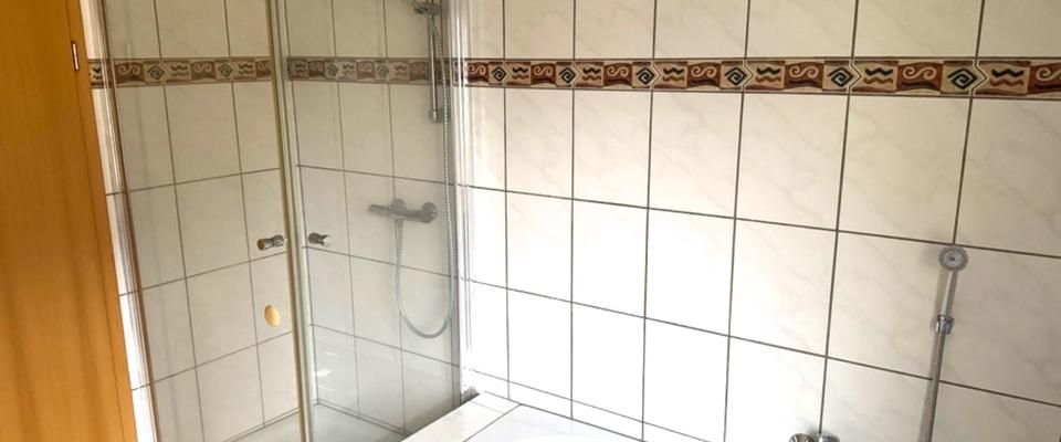 Schöne Zweizimmerwohnung in einem Dreifamilienhaus - Photo 1