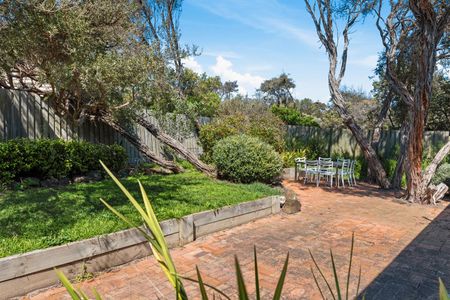 SORRENTO COASTAL RESIDENCE AMONGST THE TEA TREES - Photo 3