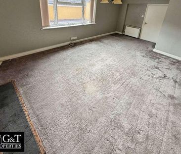 Flat Above Stourbridge Road, B63 - Photo 2
