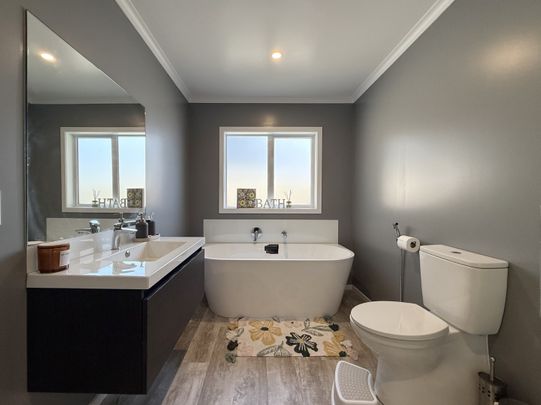 Modern 3-Bedroom House in Wainuiomata - Photo 1