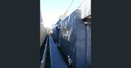 Beautiful Residence With Style And Sophistication - Photo 5