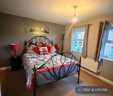 3 bedroom semi-detached house to rent - Photo 3