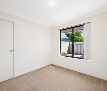 Freshly Updated Villa in Secure Complex - Photo 5