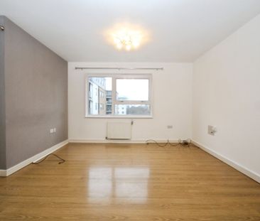 Talbot Close, Mitcham, CR4 1FB - Photo 3